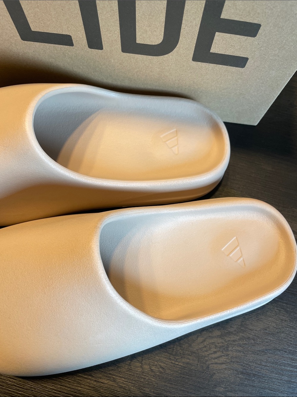 Sz 12 adidas YZY Slide in Tan Neutral Slip-On Sandal - Picture 4 of 10